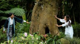 Masyarakat adat di Nusantara memanfaatkan pengetahuan tradisional turun-temurun untuk menjaga keseimbangan ekosistem hutan dan laut demi keberlanjutan sumber daya alam.