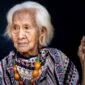 Tetua adat bersama warga komunitas menjaga kelestarian bentang alam hutan adat yang menjadi sumber oksigen dan air bersih bagi kehidupan masyarakat.