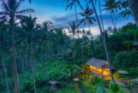 Masyarakat lokal beraktivitas di sekitar kawasan hutan konservasi yang terjaga asri, memadukan upaya perlindungan alam dengan pemanfaatan hasil hutan non-kayu untuk kesejahteraan bersama.